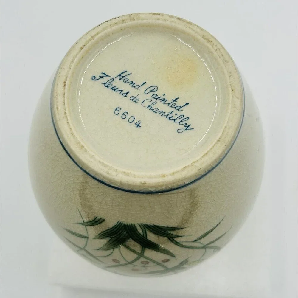 Andrea by Sadek Hand Painted Porcelain Vase Fleur de Chantilly #6604 9” Tall